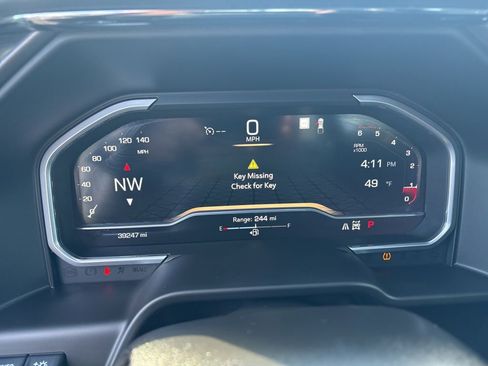 Used 2023 GMC Sierra 1500 AT4 w/ Technology Package image 2