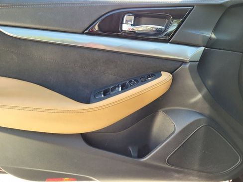 Used 2016 Nissan Maxima SR w/ Interior Lighting Package image 9