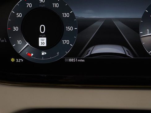 Used 2026 Land Rover Range Rover Evoque S image 26