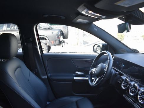 Used 2022 Mercedes-Benz GLA 250 4MATIC image 21