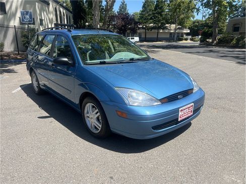 Used 2000 Ford Focus SE FWD image 1