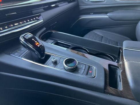 Certified 2023 Cadillac Escalade ESV Sport Platinum image 18