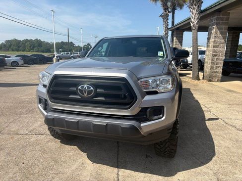 Used 2020 Toyota Tacoma SR w/ SX Package RWD image 11