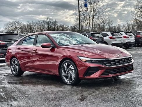 Used 2024 Hyundai Elantra Limited image 1