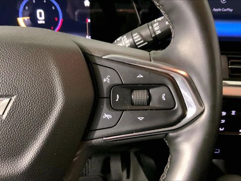 Used 2025 Chevrolet Trax LT w/ LT Convenience Package FWD image 19