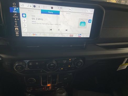 New 2025 Jeep Gladiator Rubicon image 19