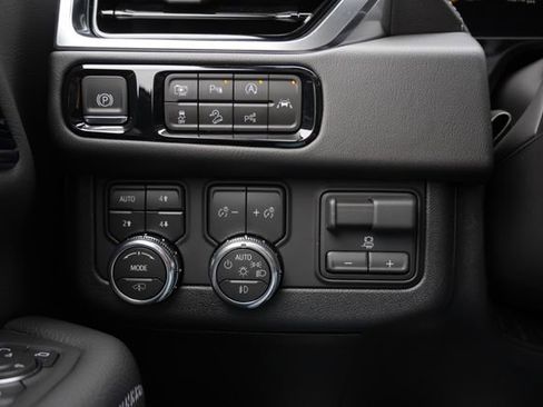 New 2026 GMC Yukon XL Denali w/ Denali Reserve Package image 20