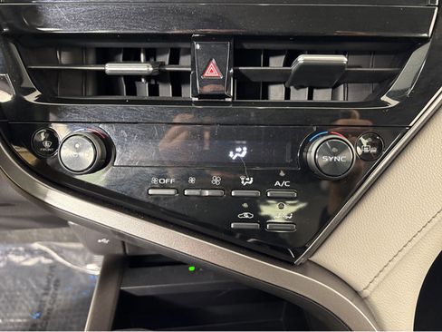 Used 2023 Toyota Camry XLE image 29