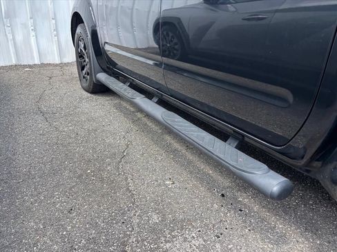 Used 2020 Nissan Frontier SV w/ Midnight Edition Floor Mats RWD image 5