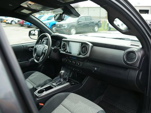 Used 2023 Toyota Tacoma TRD Sport AWD/4WD image 20