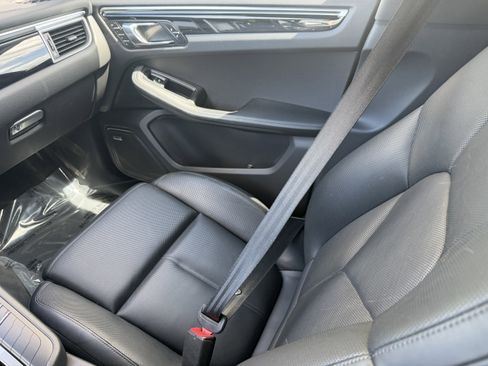 Used 2015 Porsche Macan S image 19