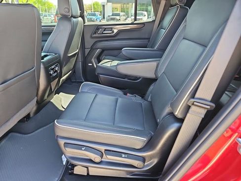 Used 2025 GMC Yukon Elevation AWD/4WD image 24