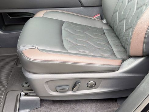 New 2026 Nissan Pathfinder Platinum FWD image 14
