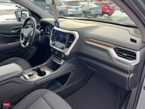 Used 2023 GMC Acadia SLE w/ Driver Convenience Package image 30