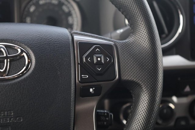Used 2017 Toyota Tacoma Limited w/ Tow Package AWD/4WD image 10