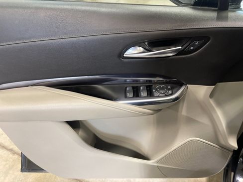 Used 2020 Cadillac XT4 Luxury w/ Cold Weather Package FWD image 12