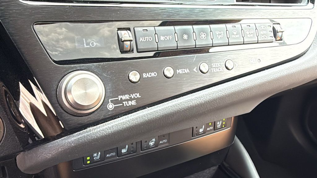 Used 2023 Lexus ES 300h w/ Premium Package FWD image 35