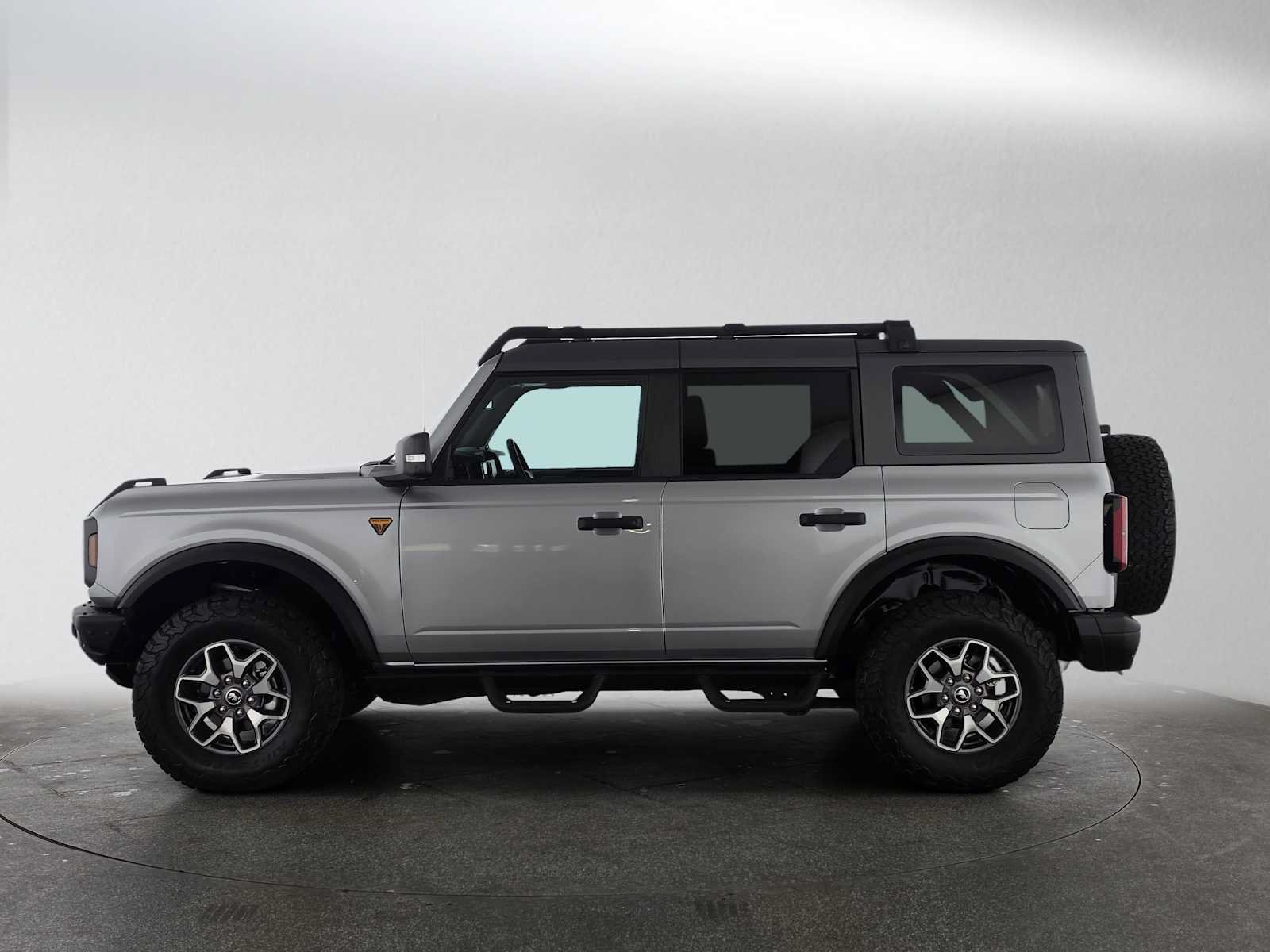 Used 2024 Ford Bronco Badlands AWD/4WD image 2