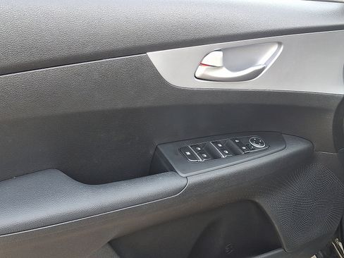 Certified 2023 Kia Forte LXS w/ LXS Technology Package image 12