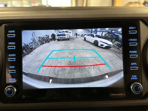 Used 2020 Toyota Tacoma TRD Sport image 29