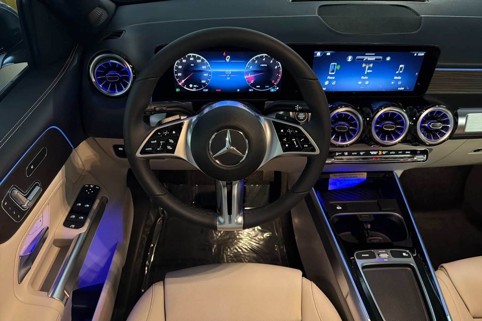 New 2026 Mercedes-Benz GLB 250 image 13