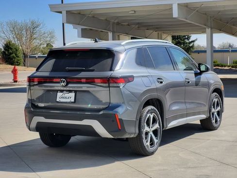 New 2026 Volkswagen Tiguan SE image 2