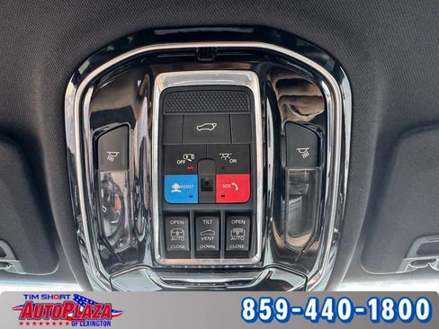 Used 2021 Jeep Grand Cherokee L Summit w/ Luxury Tech Group V AWD/4WD image 32