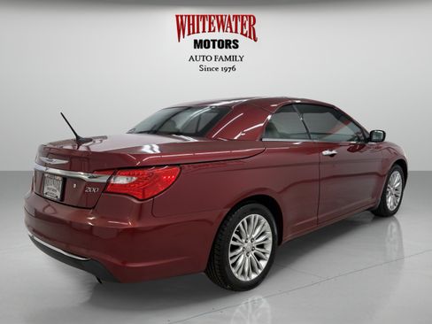 Used 2011 Chrysler 200 Limited FWD image 8