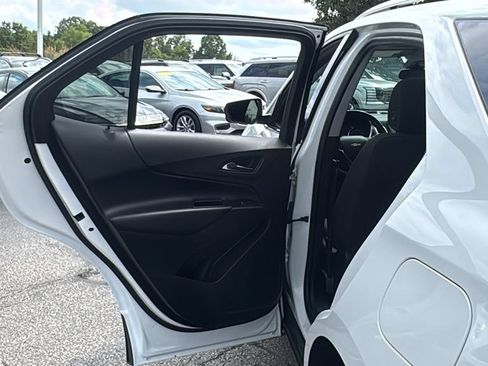 Used 2020 Chevrolet Equinox LT FWD image 28