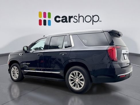 Used 2023 GMC Yukon SLT w/ SLT Premium Package image 3