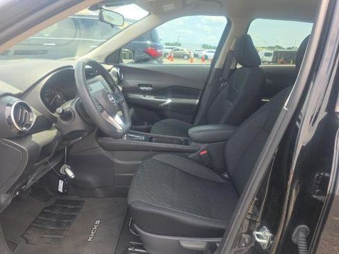 Used 2023 Nissan Kicks SV FWD image 6
