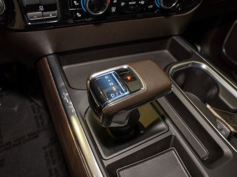 Used 2022 GMC Sierra 1500 SLT w/ SLT Premium Plus Package image 17