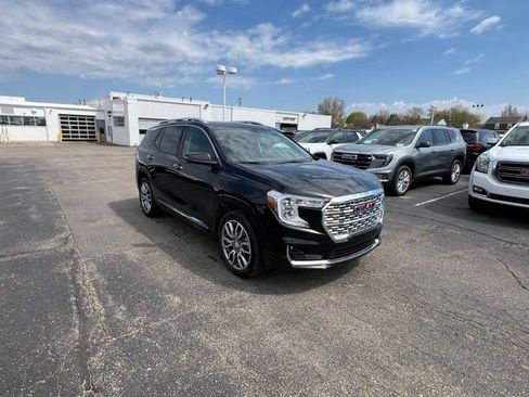 Certified 2024 GMC Terrain Denali w/ Denali Premium Package AWD/4WD image 9