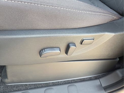 New 2026 Nissan Frontier SV w/ Tow Package image 14