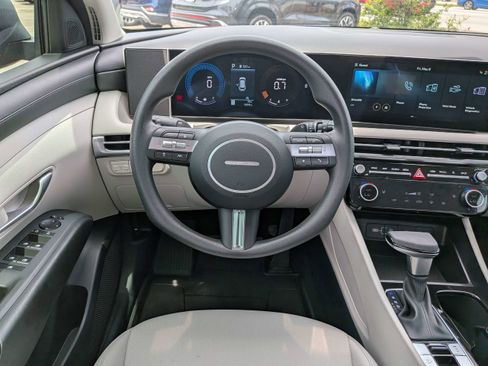 Used 2026 Hyundai Tucson SEL FWD image 17