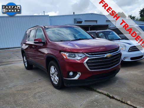 Used 2020 Chevrolet Traverse LT FWD image 2
