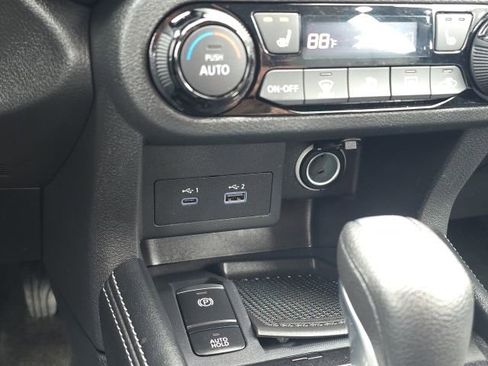 Used 2023 Nissan Kicks SR w/ SR Premium Package image 36