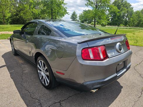 Used 2010 Ford Mustang GT RWD image 8