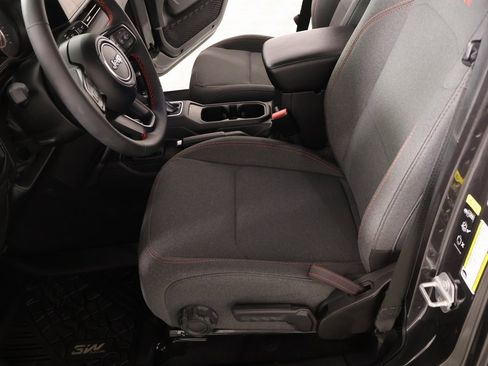 Used 2024 Jeep Wrangler Unlimited Rubicon w/ Technology Group image 12