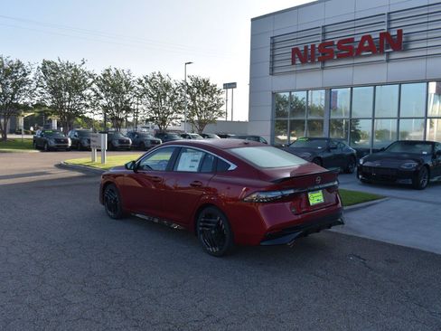 New 2026 Nissan Sentra SR FWD image 5
