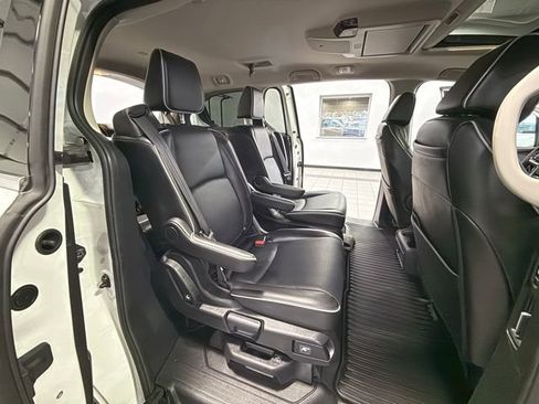 Used 2025 Honda Odyssey Elite image 13