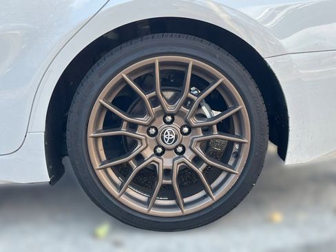 Used 2023 Toyota Camry SE image 6