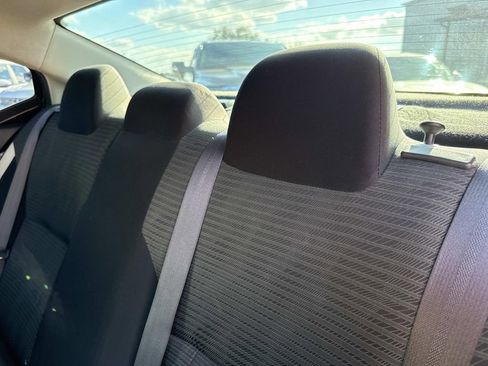 Used 2022 Nissan Versa SV image 12