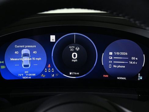 Certified 2025 Porsche Macan Electric image 14