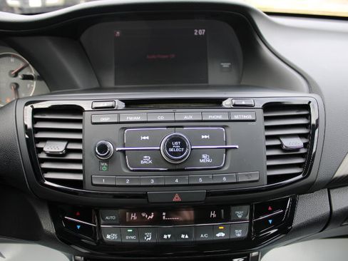 Used 2017 Honda Accord Sport image 16