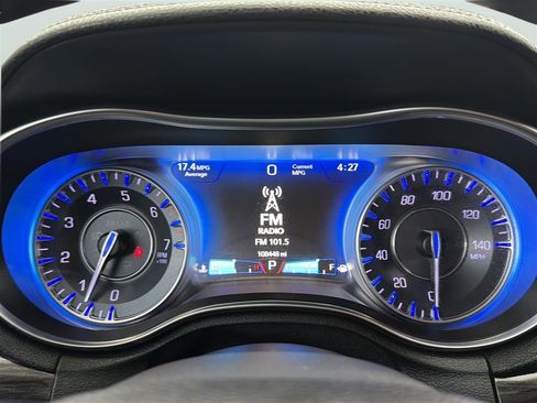 Used 2016 Chrysler 300 Limited image 24