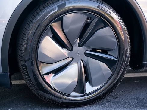 Used 2026 Tesla Model Y Long Range AWD/4WD image 23