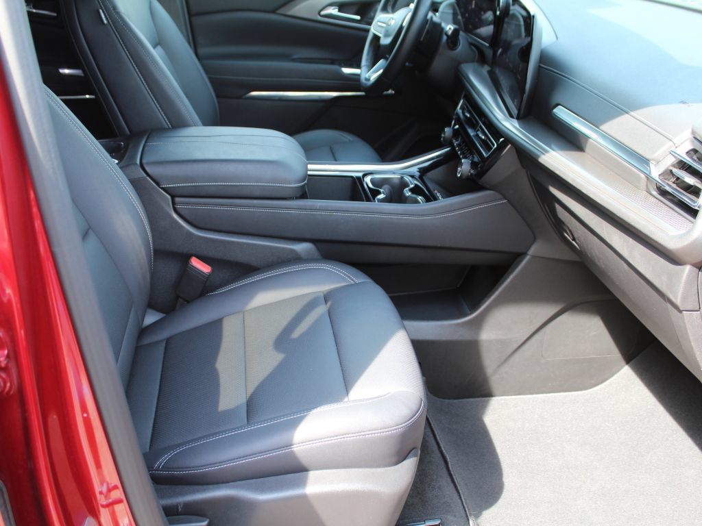 Used 2026 Chevrolet Traverse LT AWD/4WD image 14