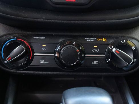 Used 2020 Kia Soul GT-Line w/ GT 2.0L Power Sunroof Package FWD image 11