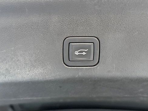 Used 2023 GMC Yukon XL Denali Ultimate image 46